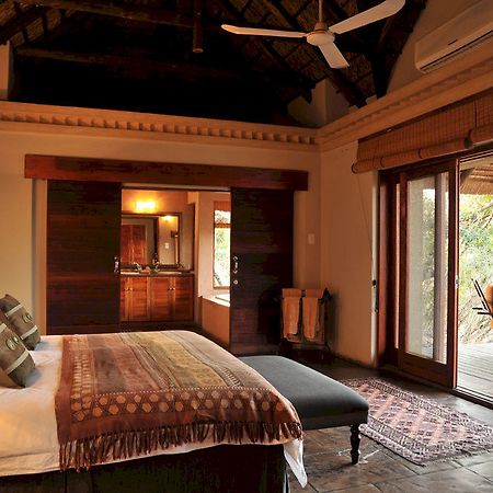 Waterbuck Game Lodge Резерват Торнибуш Екстериор снимка
